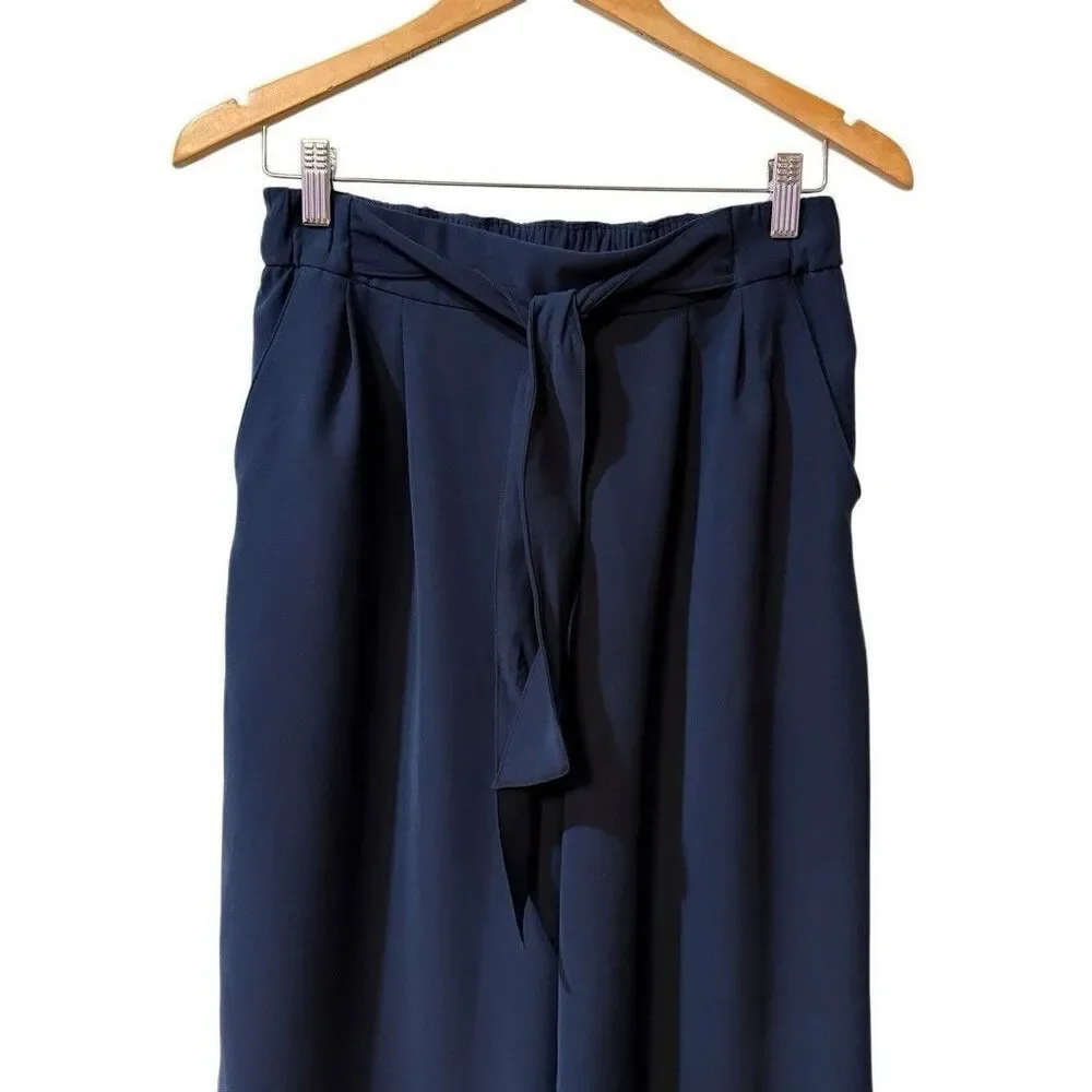 Lululemon Noir Cropped Pants Travel Woven Fabric Size 8 True Navy